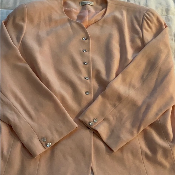 4 piece Peach suit - Picture 1 of 5